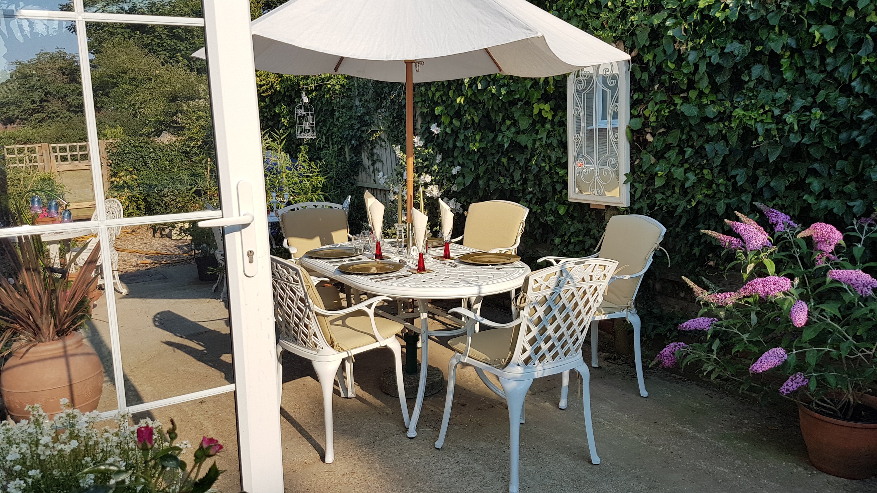 Quel mobilier pour organiser un repas estival dans son jardin ?