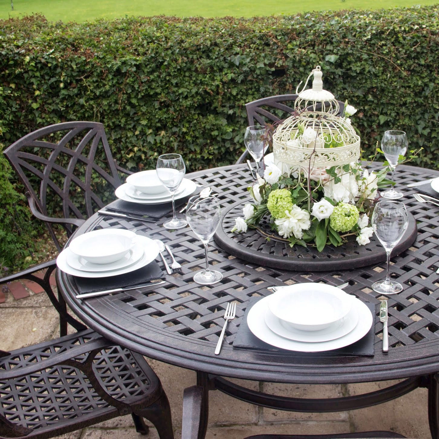 Comment créer la décoration de table de jardin parfaite