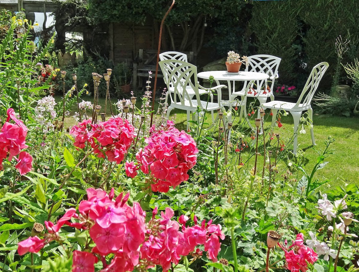 Printemps : le bon moment pour installer un salon de jardin