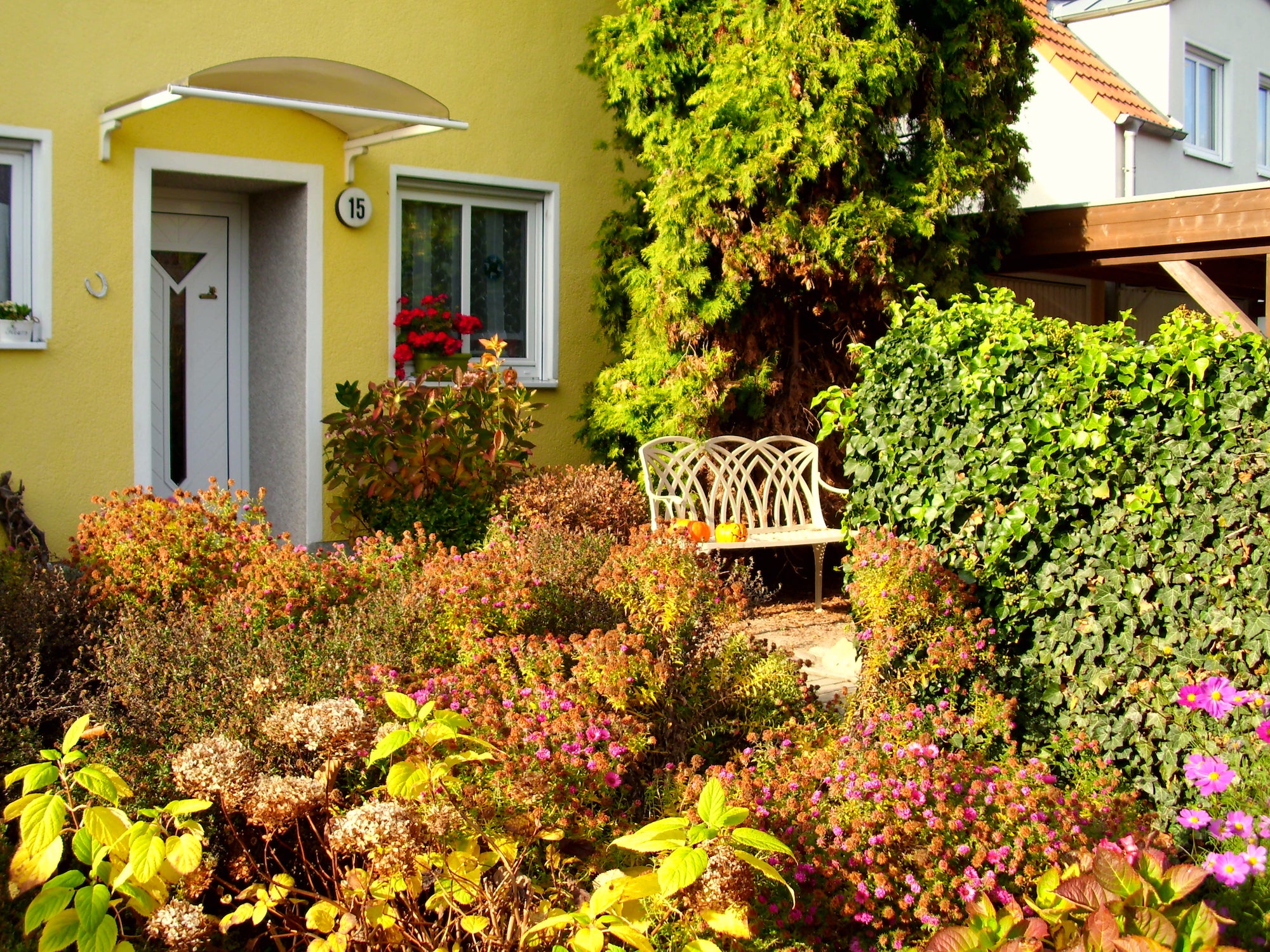 Nos tendances en mobilier de jardin blanc pour l'été 2024